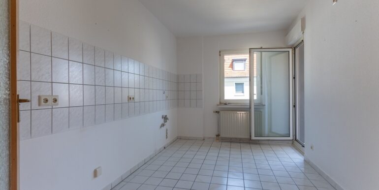 Küche mit Loggiazugang