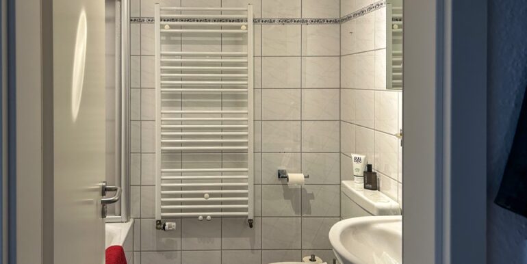 modernisiertes Wannenbad