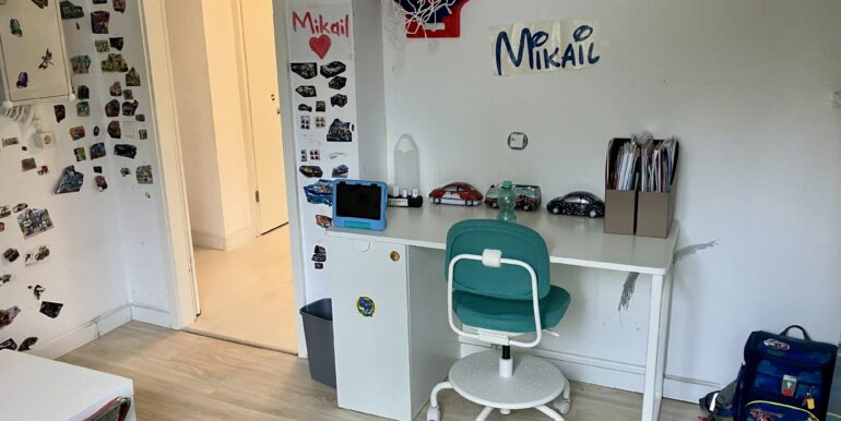 Kind / Arbeitszimmer