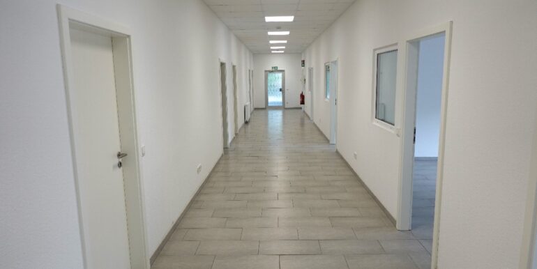 Zentraler Flurbereich (Bürotrakt)