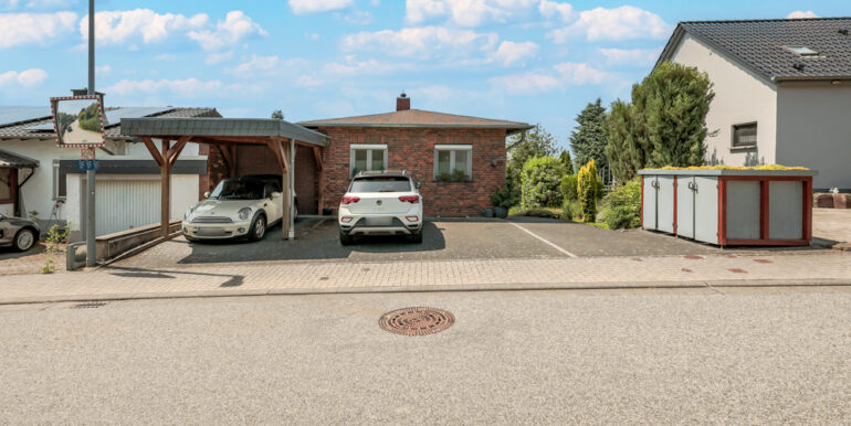 Straßenansicht