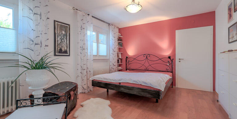 Schlafzimmer EG