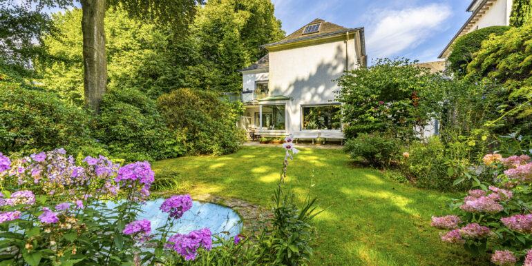 Hausansicht vom Garten