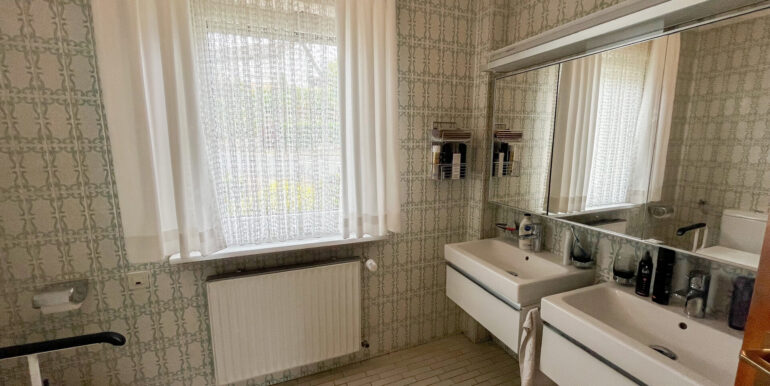 Badezimmer EG
