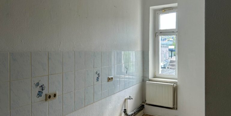 Küche mit großem Fenster