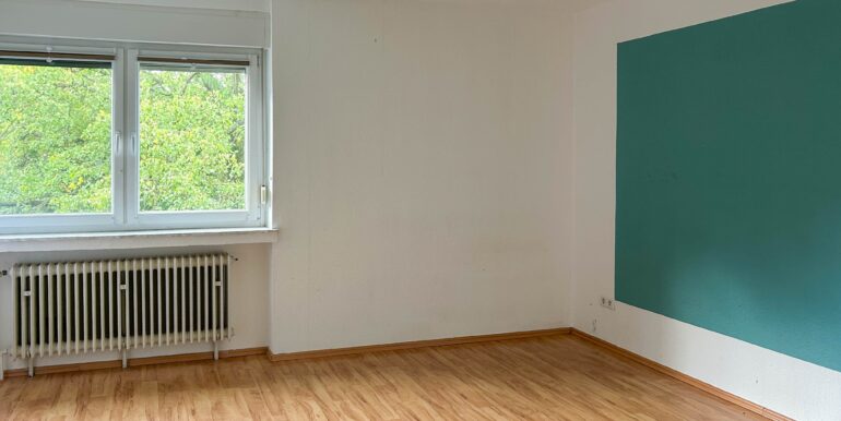 großzügiges Schlafzimmer
