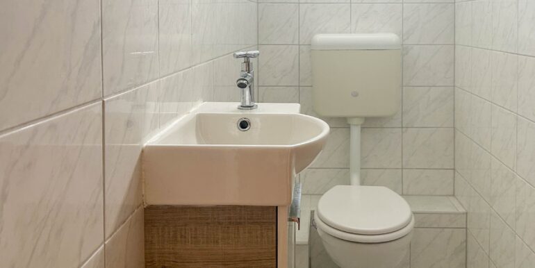 Gäste-WC mit Fenster