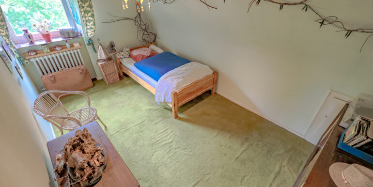 Schlafzimmer 2 DG