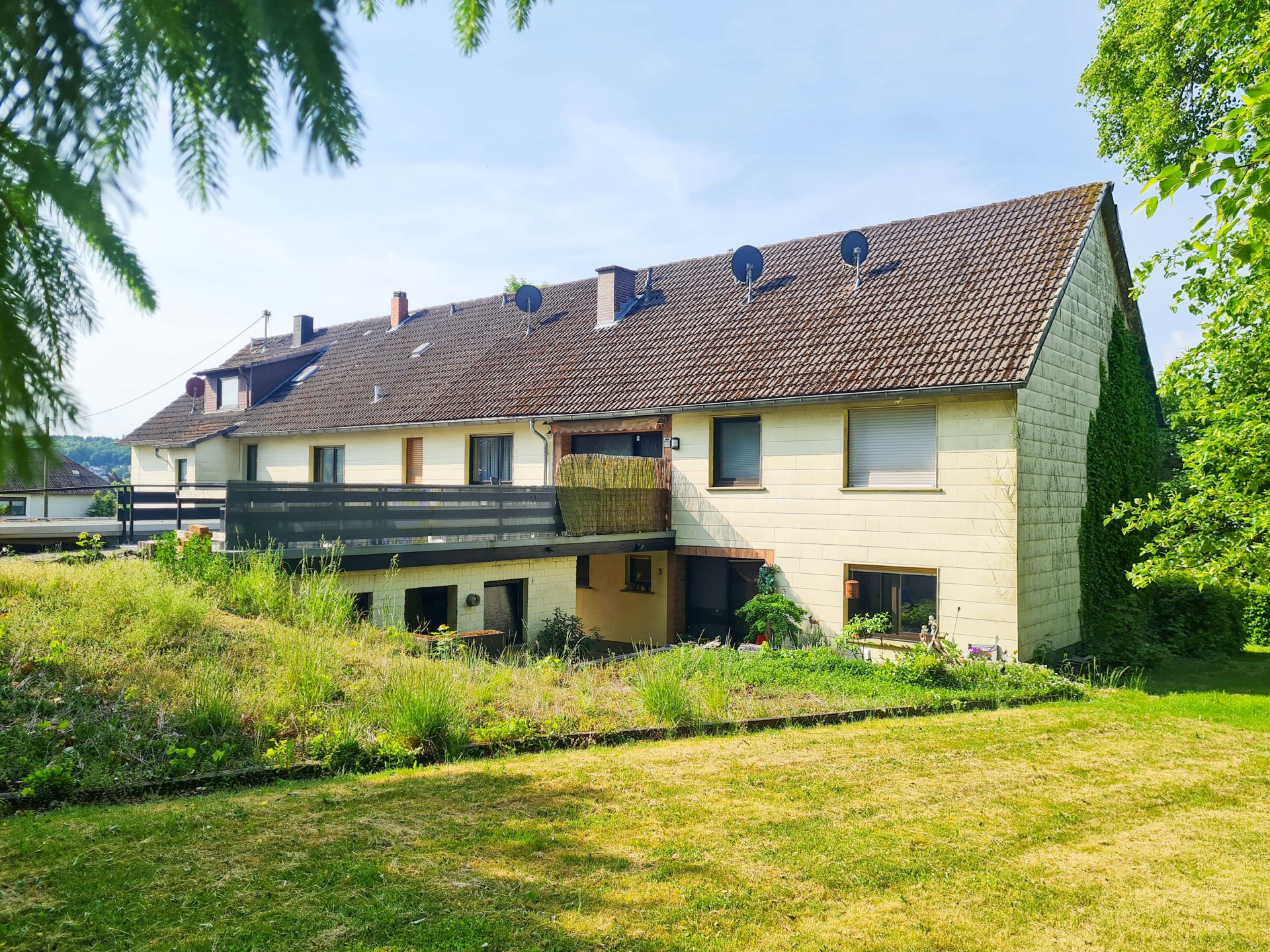 Vielseitig nutzbar – Mehrfamilienhaus mit über 3.000 m² Grundstück nähe Puderbach zu verkaufen!