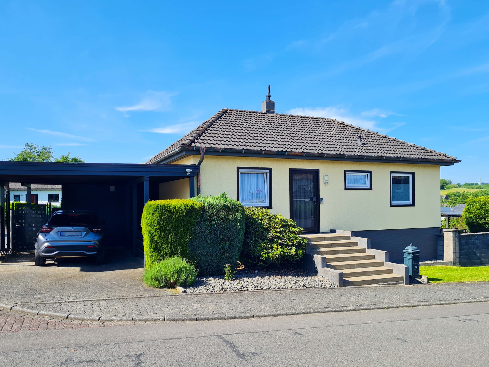 ***REDUZIERT*** Attraktiver, renovierter Bungalow in ruhiger Wohnlage in der Nähe von Puderbach!