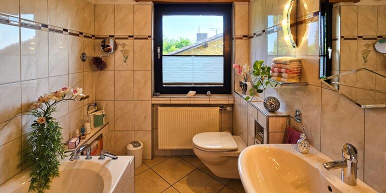 Badezimmer EG