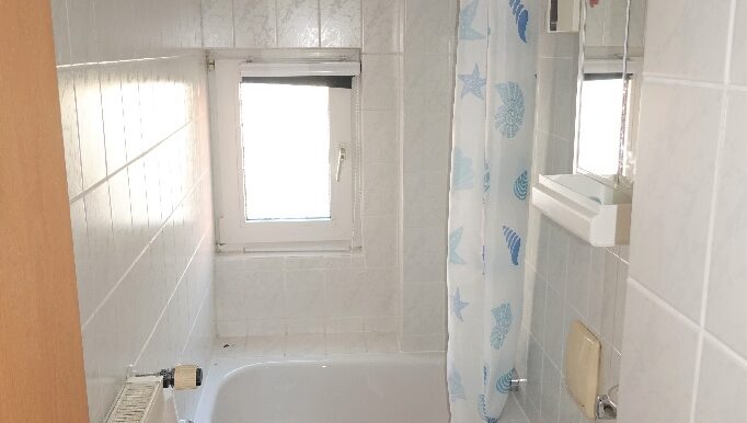 Tageslichtbad im EG links