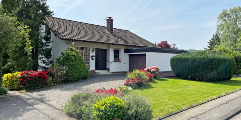 Straßenansicht