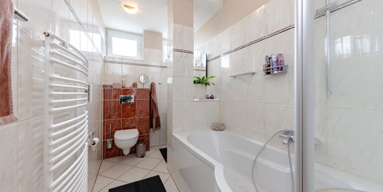 modernes Badezimmer