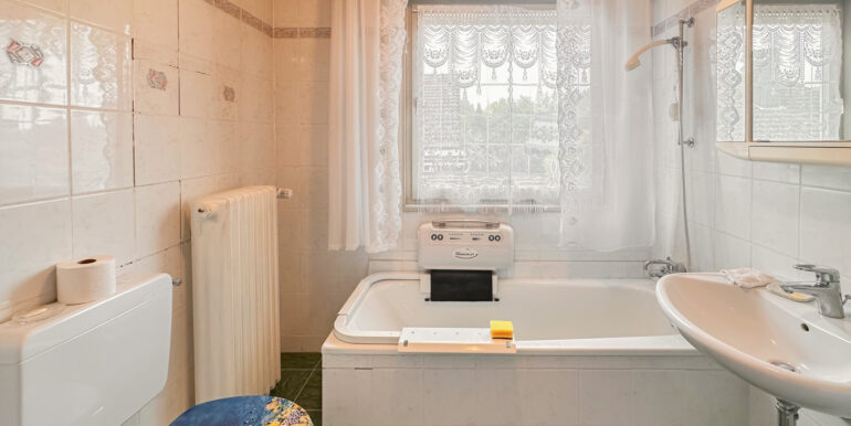 Badezimmer EG