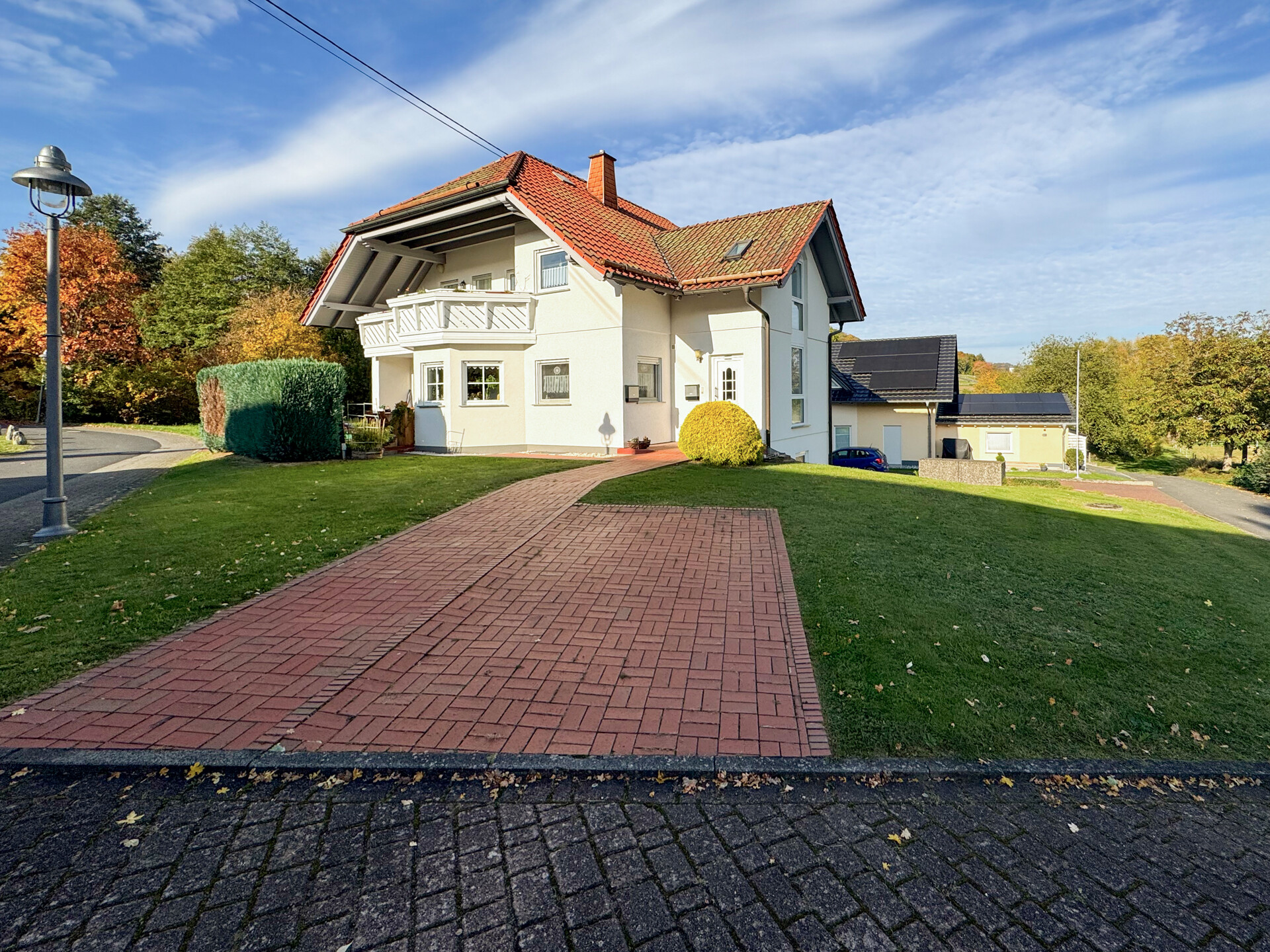 Gepflegtes, solides und vermietetes 3 Parteienhaus-Mehrfamilienhaus in ruhiger Lage bei Wallmerod!
