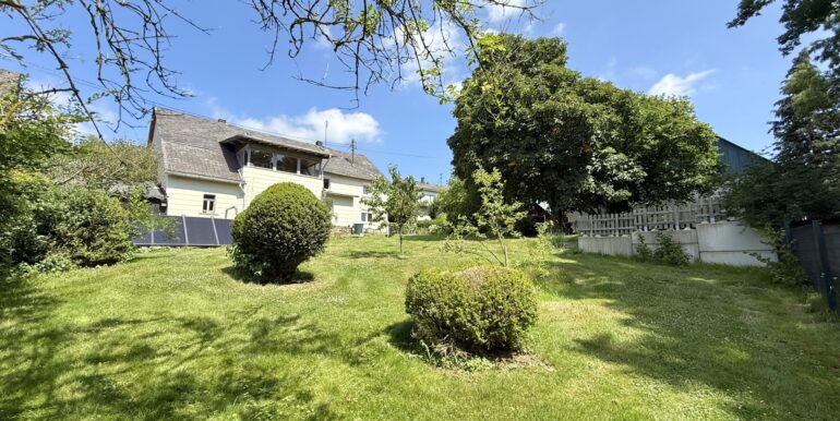 Weitläufiges Grundstück