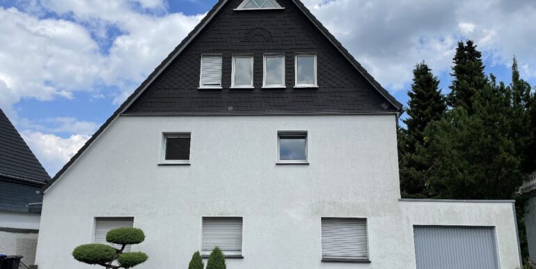 Straßenansicht Garage