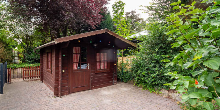Vielseitig nutzbares Gartenhaus mit charmanten Details.