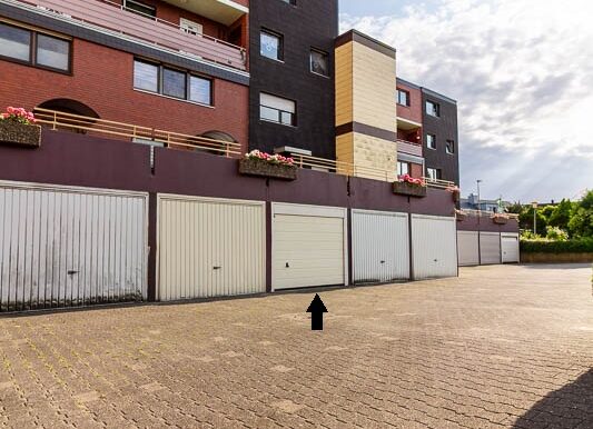 Gepflegte Anlage mit mehreren Garagen – auch als Stauraum nutzbar.