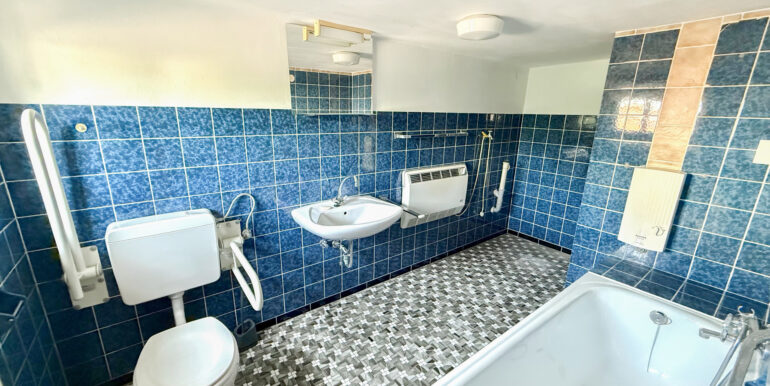 EG rechts Dusch-/Wannenbad