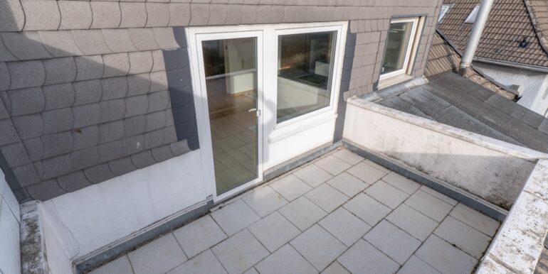 Großzügige Loggia im DG