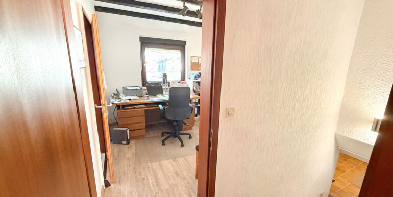 EG Büro (Abgang zum Ladenlokal)