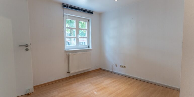 Weiteres separtes Büro (III)  im OG