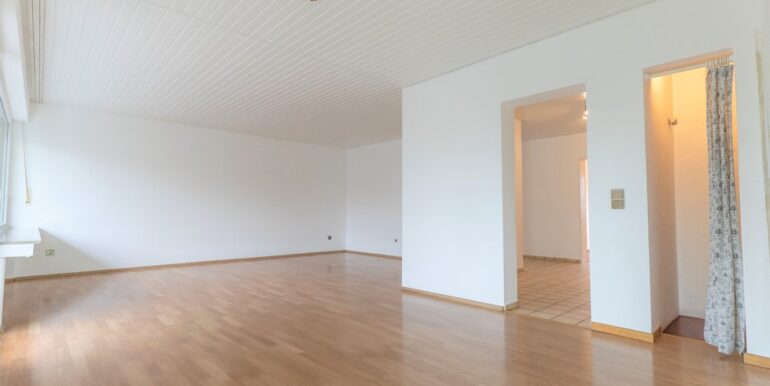 Blcik in den Wohn-/Essbereich