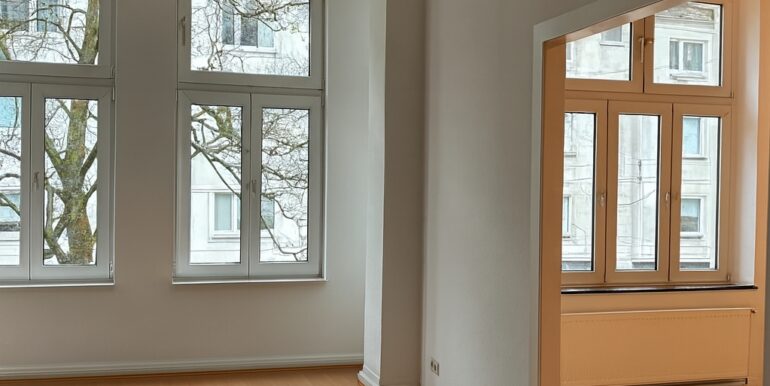 Blick Wohnzimmer zum Esszimmer