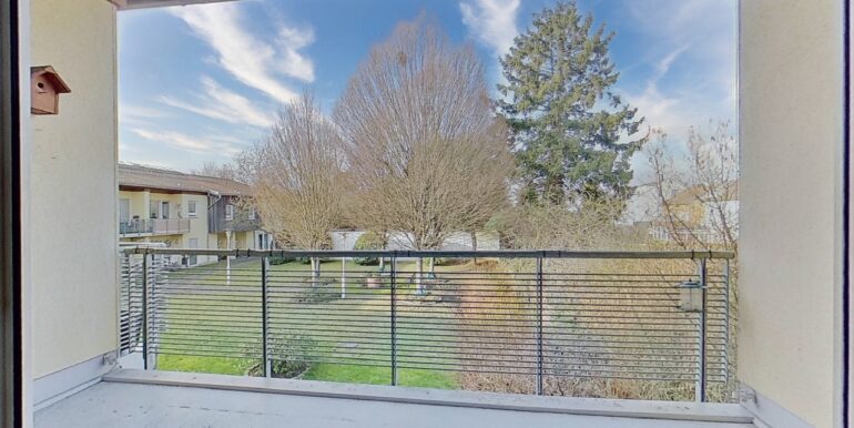 einer von zwei Balkonen