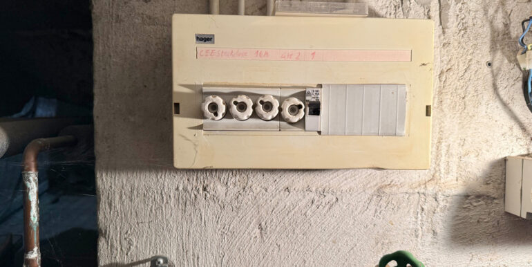 Haus Nr. 6 KG Sicherungen