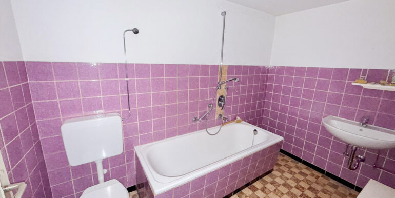 Haus Nr. 4 EG Wannenbad