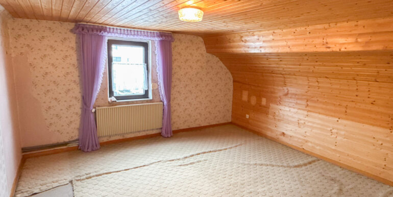 Haus 1 DG Zimmer (1)