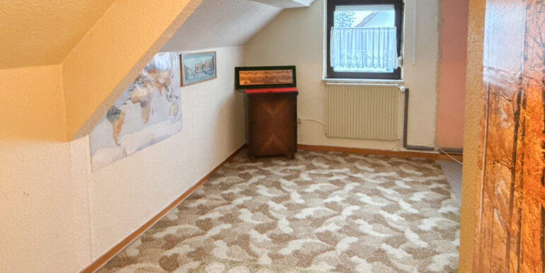 Haus 1 DG Zimmer (2)