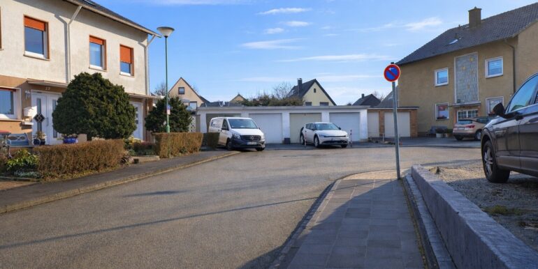 Garage am Ende der Straße