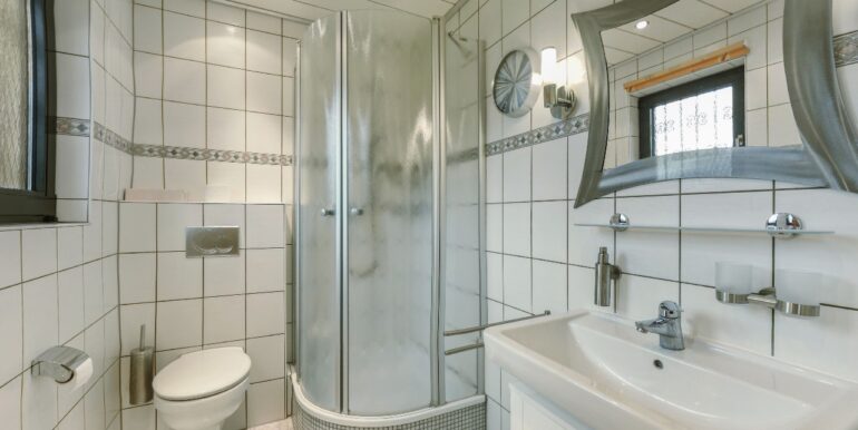 helles Duschbad im EG