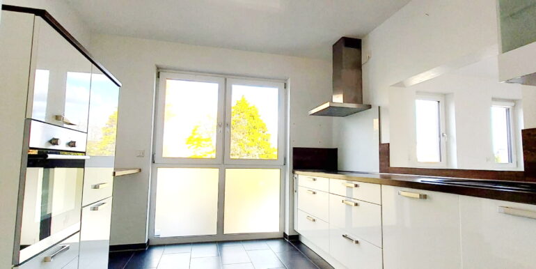 Küche (kann übernommen werden)