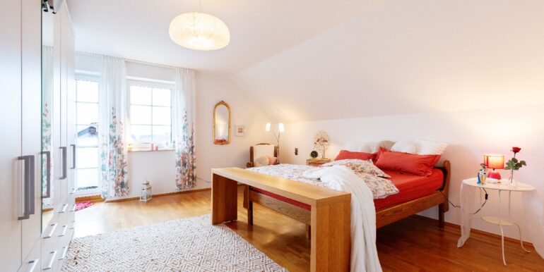 Schlafzimmer mit Balkon