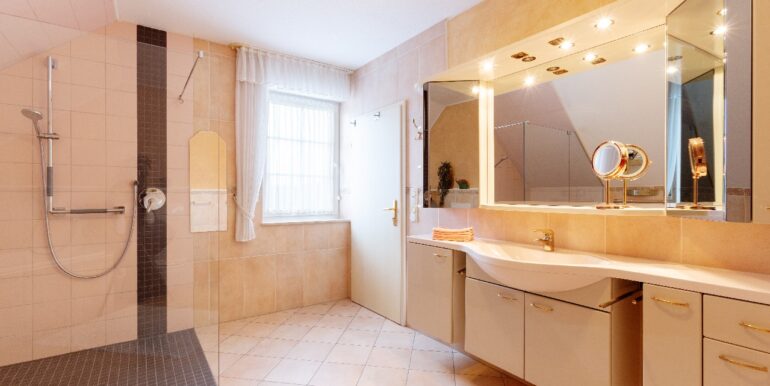 Dusch- und Wannenbad En-Suite