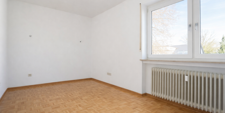 Das erste Schlafzimmer (Foto 2)