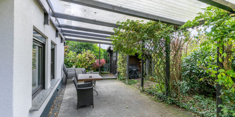 Überdachte Terrasse