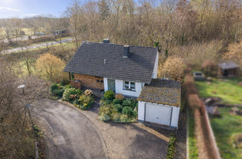 Vordere Gebäudeansicht