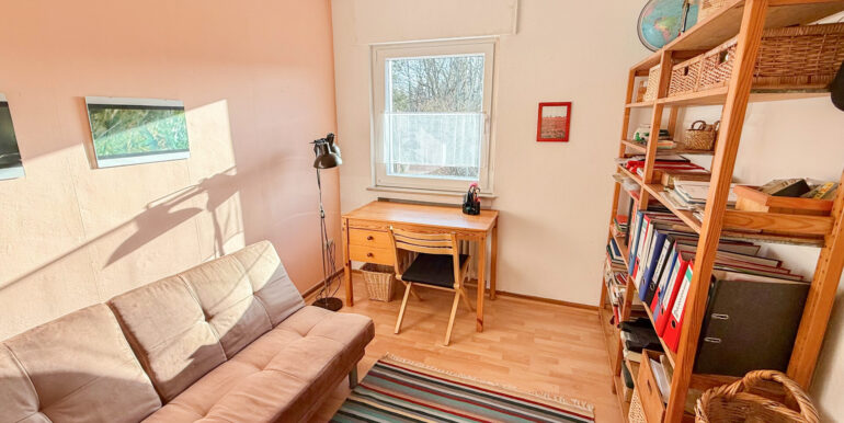 EG Büro o. Kinderzimmer