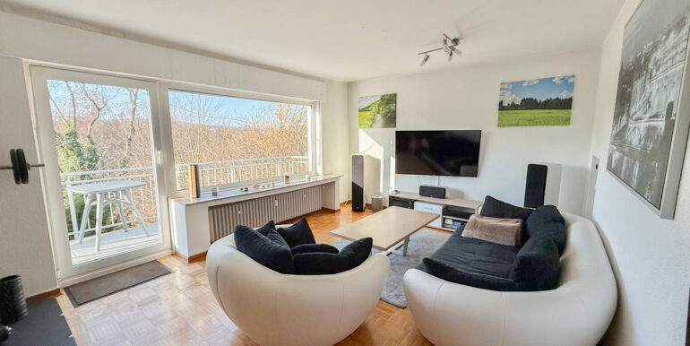 UG Wohnzimmer mit Balkon