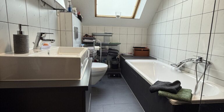 Badezimmer mit Wanne