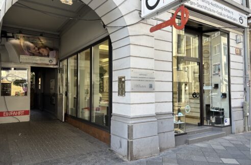 Eingang und Schaufenster