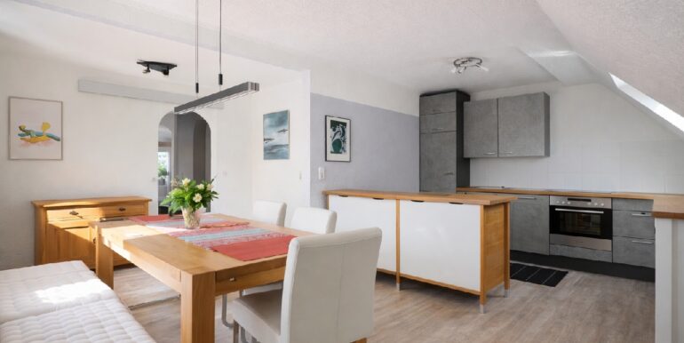 Küche und Essbereich OG