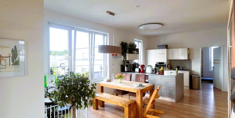 Wohn-Essbereich mit offener Küche