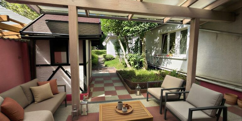 Terrassse und Garten